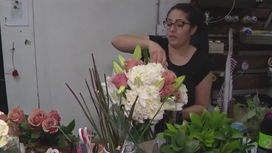 Mother's Day: Phoenix florists make deliveries