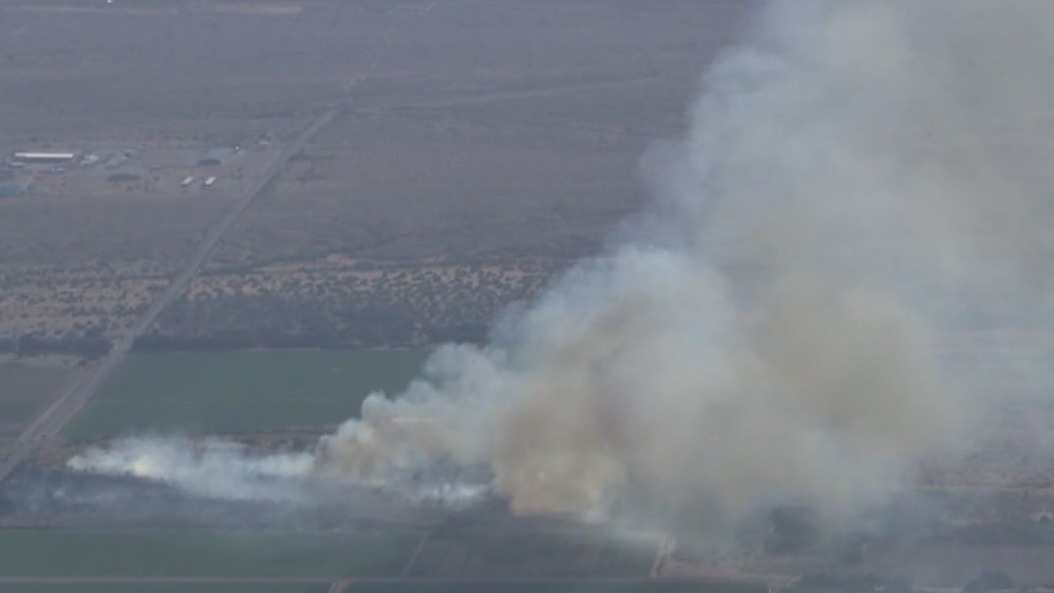 Brush fire breaks out in Buckeye Valley