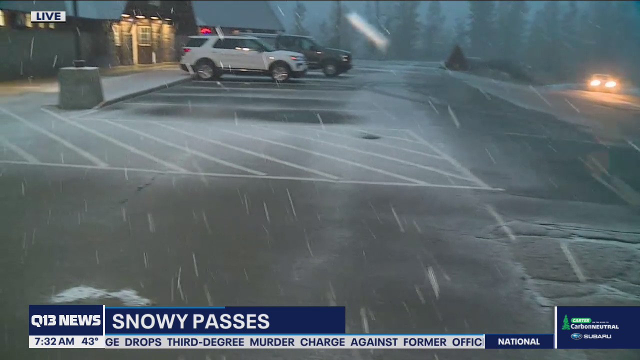 Snow falling at Snoqualmie Pass