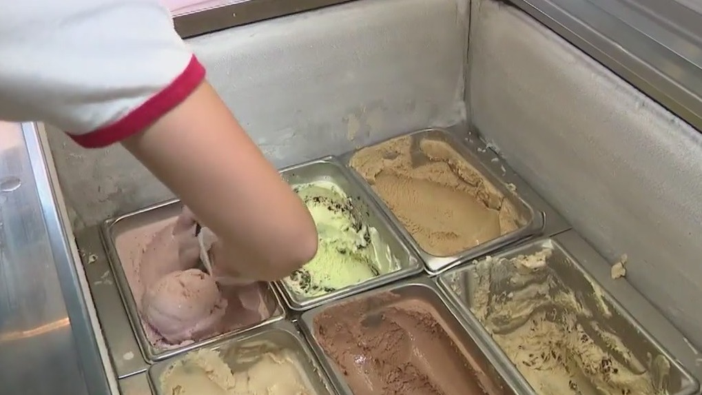 Report shows Americans eating less ice cream
