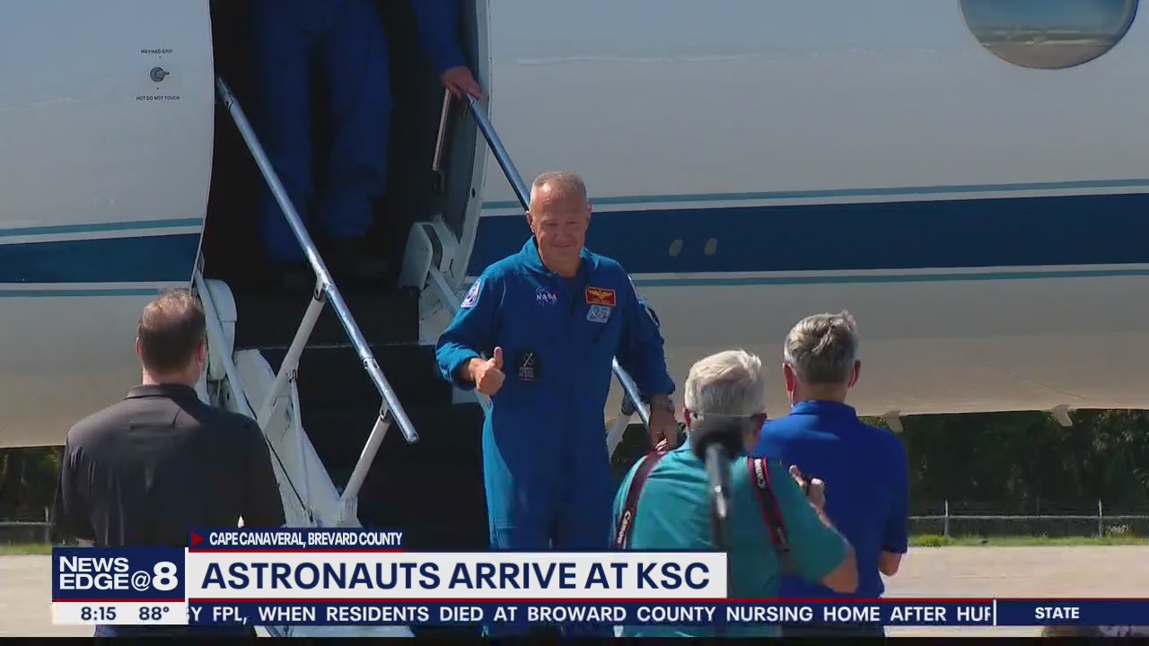 Astronauts arrive at Kennedy Space Center