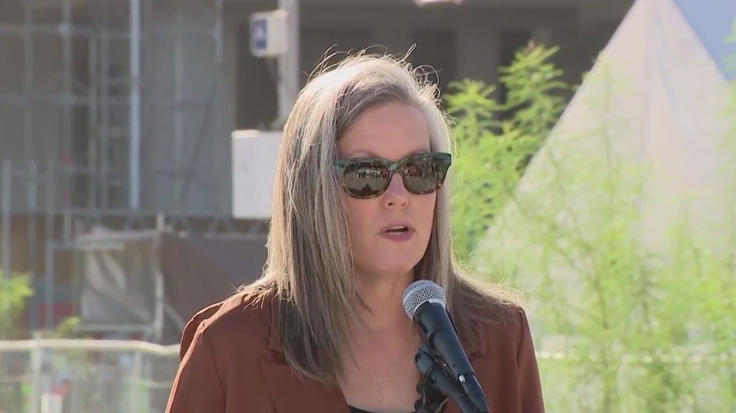 Gov. Hobbs talks economy at computer chip plant