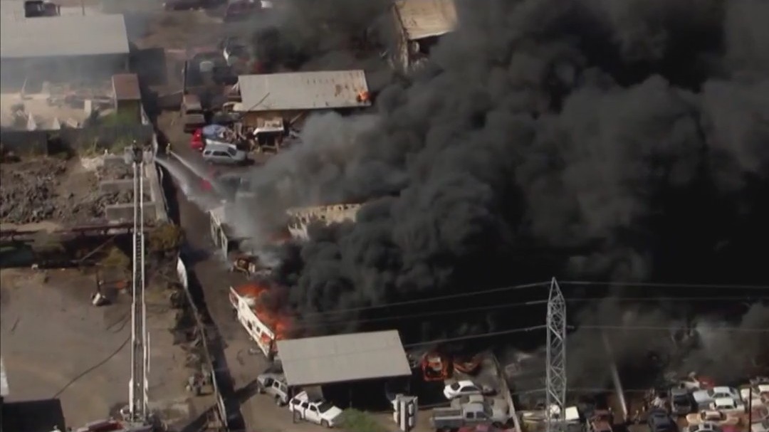 Fire crews contain massive Phoenix blaze | FOX 10 Phoenix