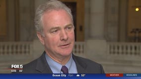 As gov't shutdown looms, GOP and Dems spar over border wall