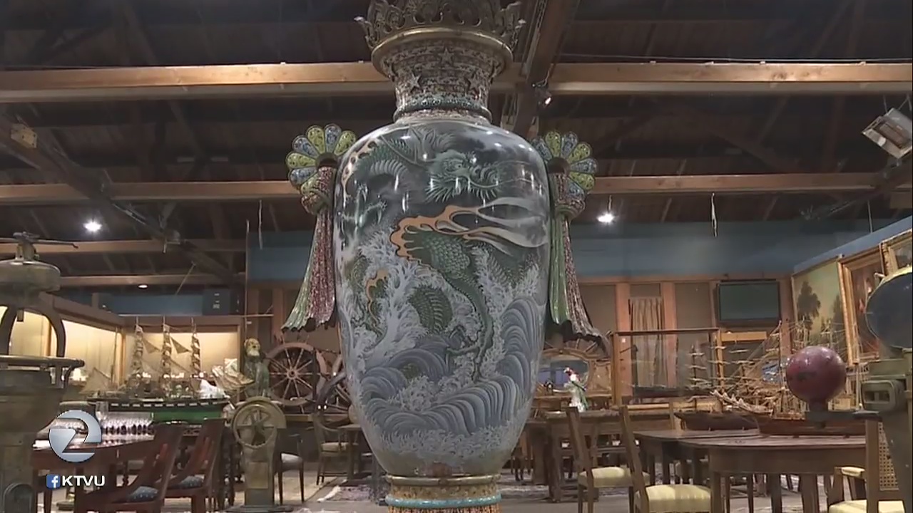 Japanese vase dating back to 1893 World's Fair to be auctioned, sat in Spenger's for more than century