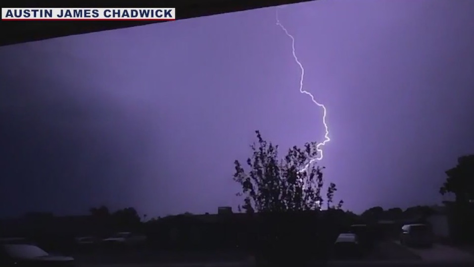 Overnight monsoon brings rain to Phoenix