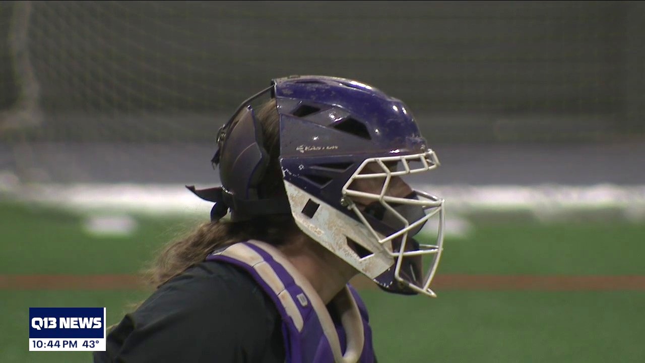 Husky Softball catcher earns Seattle Sports Star of the Year nomination