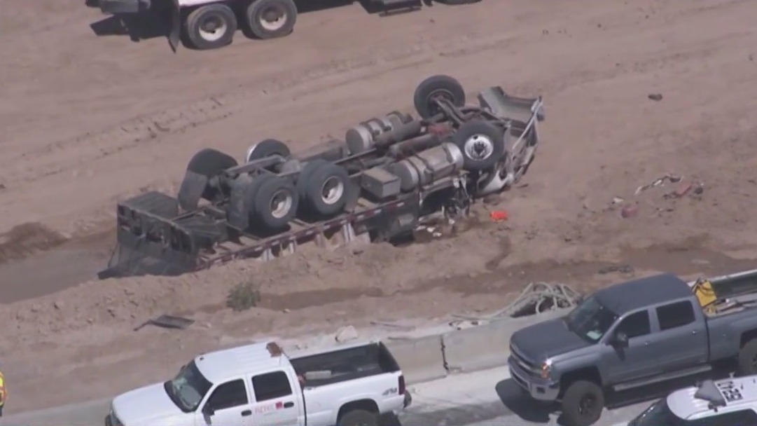 Jackknifed truck caused delays along I-10 | FOX 10 Phoenix