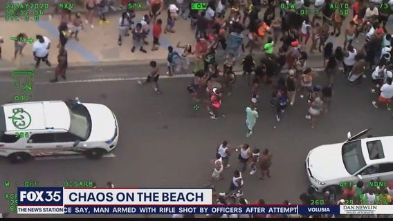 Crowds block A1A in Daytona Beach