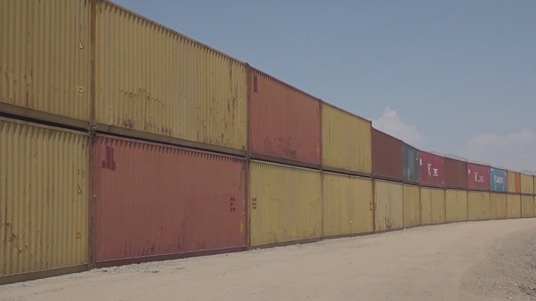 Feds to drop lawsuit over storage containers at border