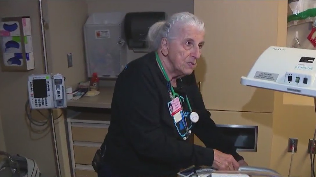 At 90 years old, AZ nurse still provides care