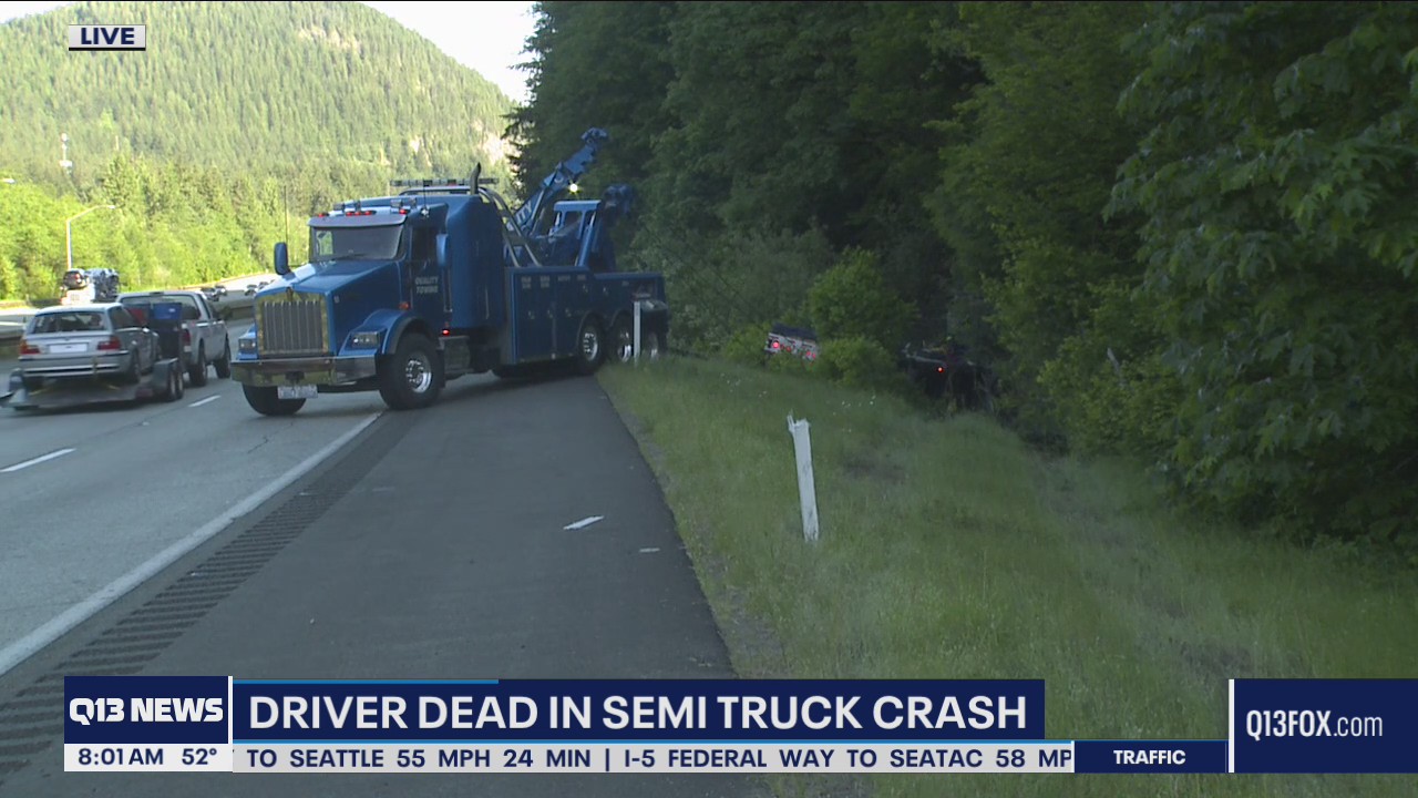 Driver dies in semi truck crash