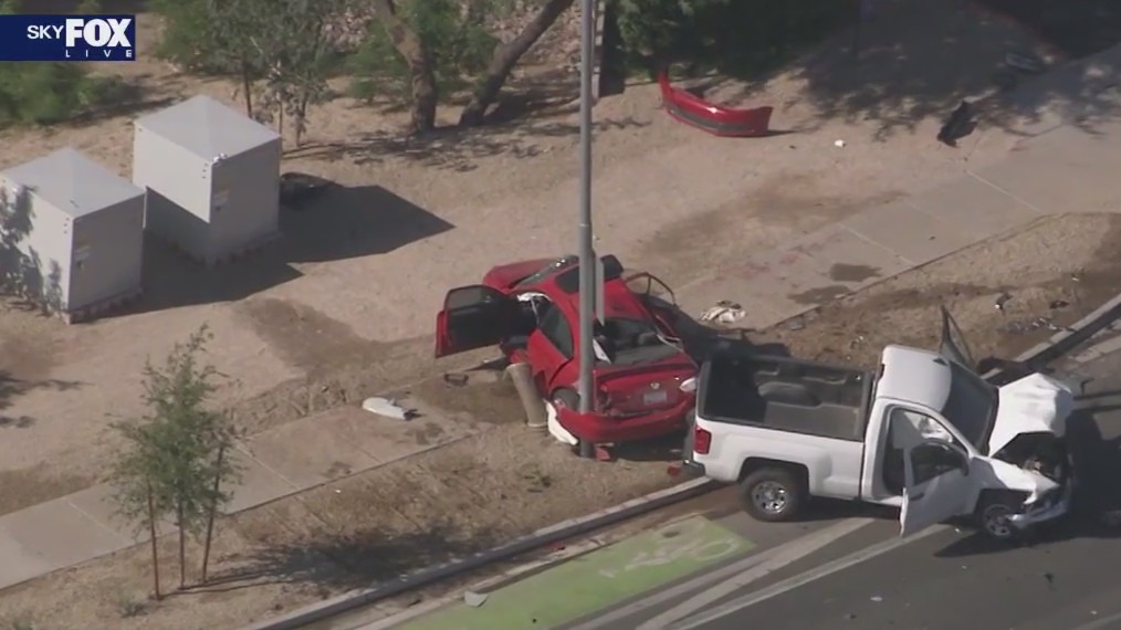 Serious crash in west Phoenix | FOX 10 Phoenix
