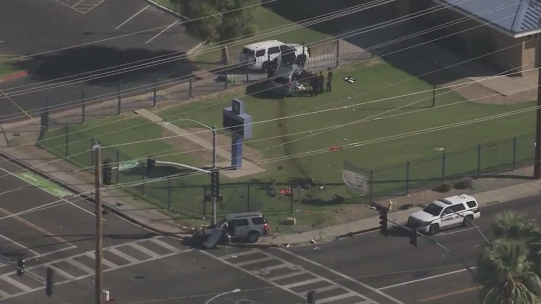 2 killed following crash near Glendale high school | FOX 10 Phoenix