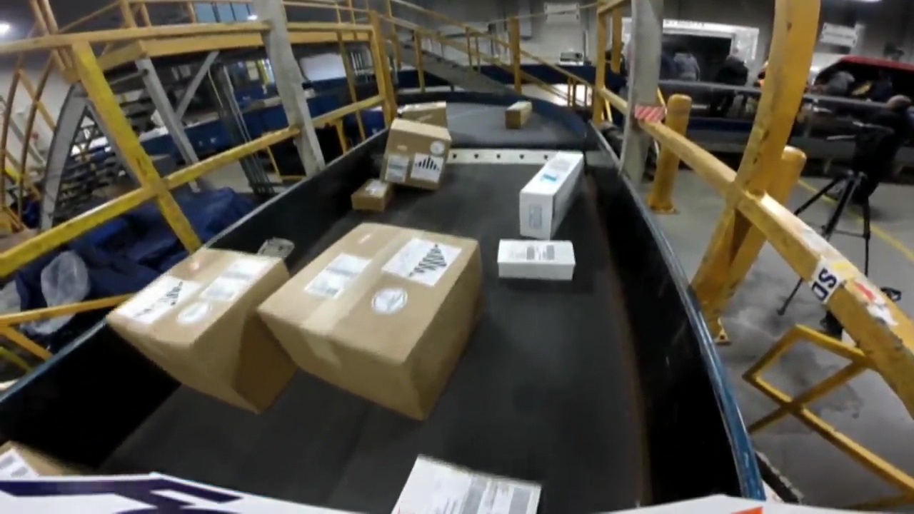 FedEx, USPS release holiday shipping deadlines