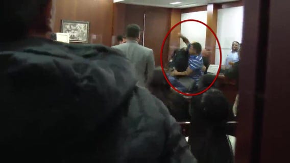 Texas courtroom brawl caught on camera