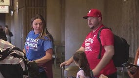NLCS: Phillies fans flock to Phoenix ahead of Game 3