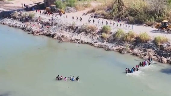 Judge blocks Texas immigration law