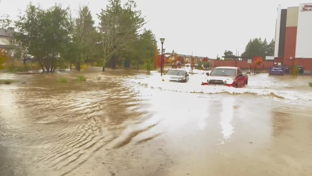 Flooding at Santa Rosa Hampton Inn hotel