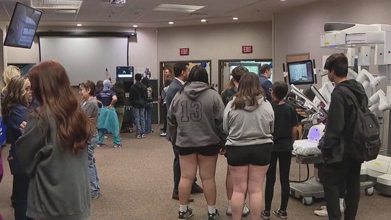 High schoolers learn robotic surgical technology