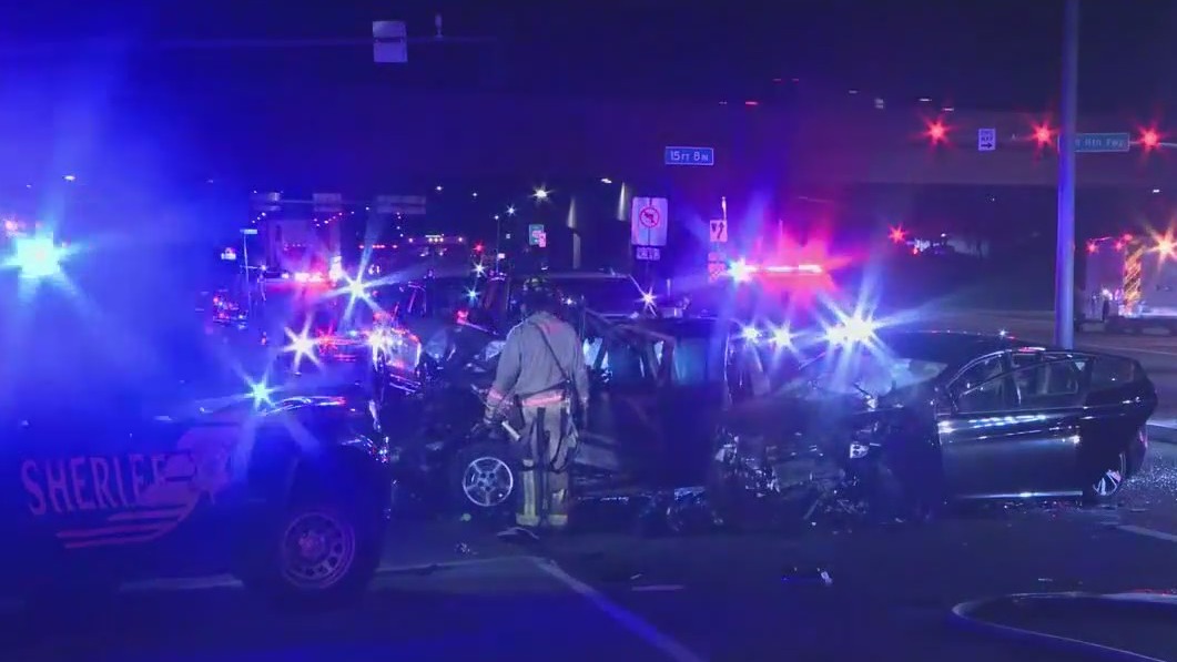 2 seriously hurt in crash near Loop 202 in Mesa | FOX 10 Phoenix