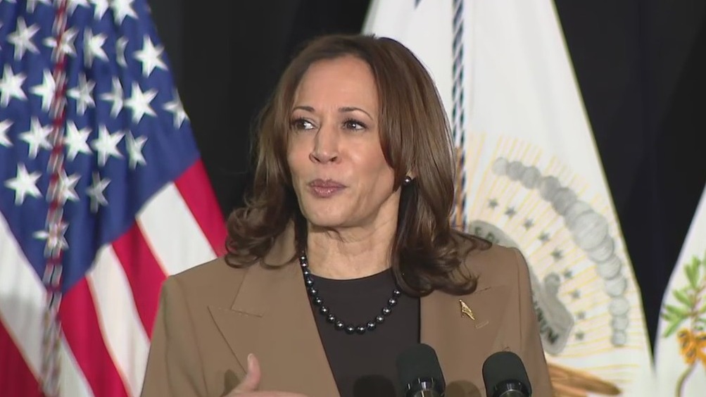VP Kamala Harris makes Phoenix campaign stop