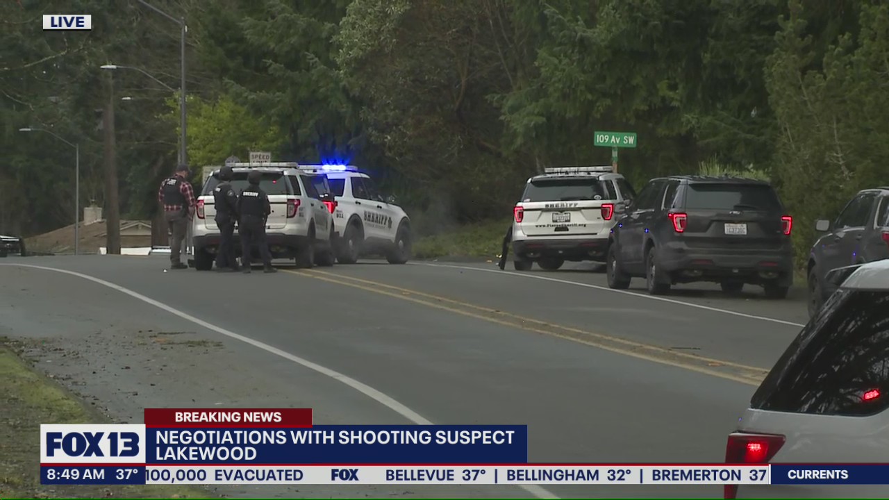 Deputies negotiating with shooting suspect in Lakewood