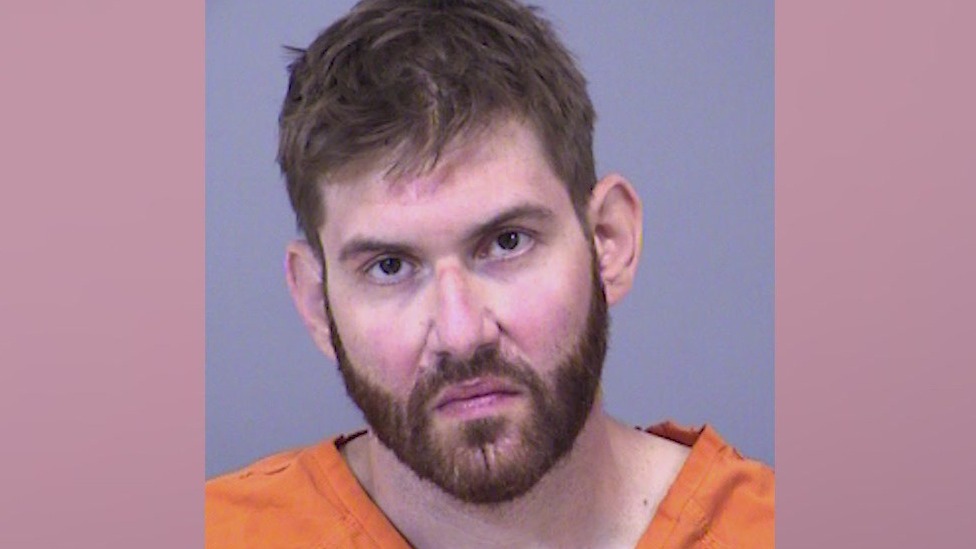 PD: Drunk driver veers into AZ lake, passenger killed