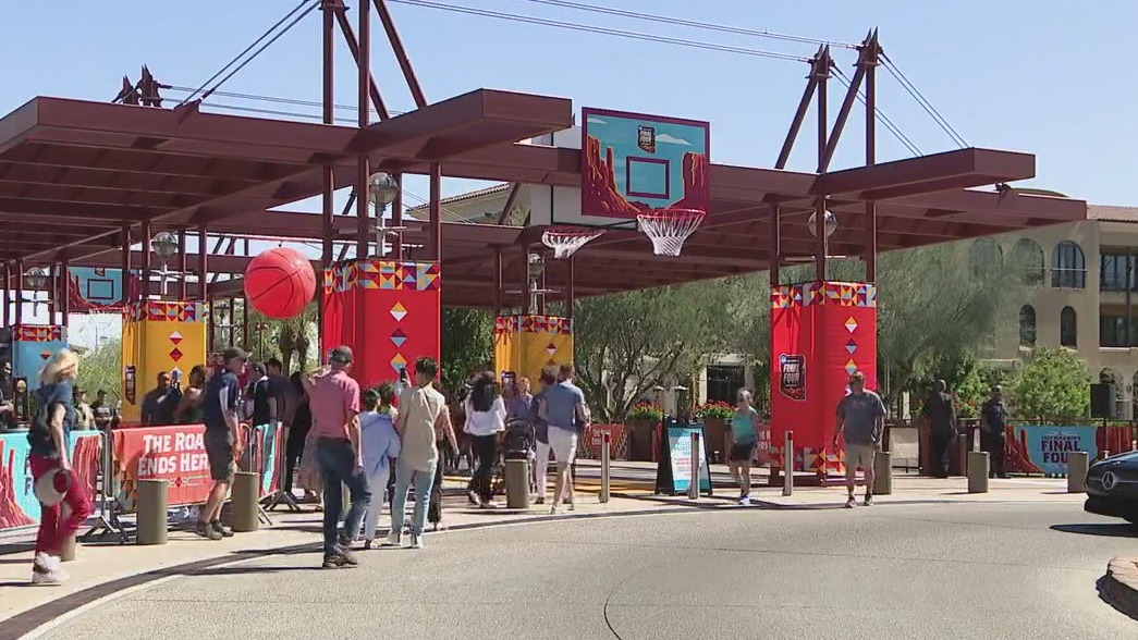 Final Four prep is on in Old Town with Canaley Oop