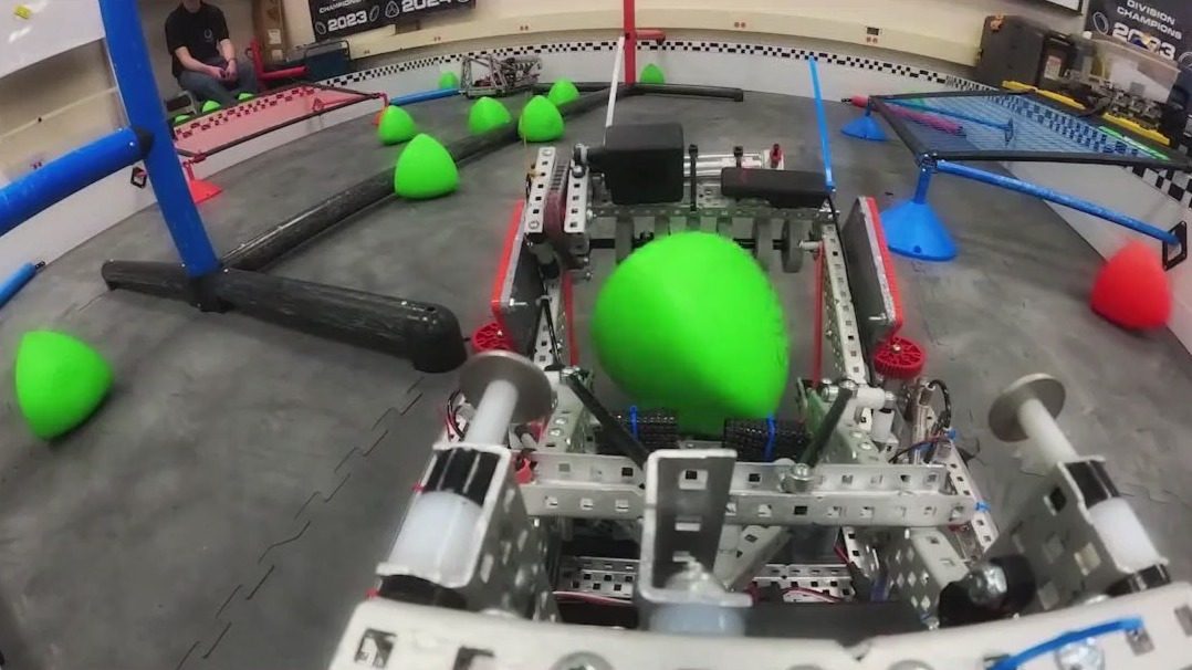 AZ school robotics team extends winning streak