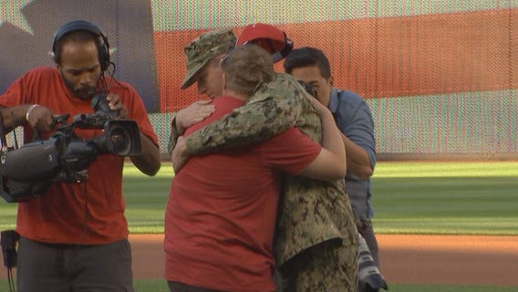 Military father surprises family before Nationals game