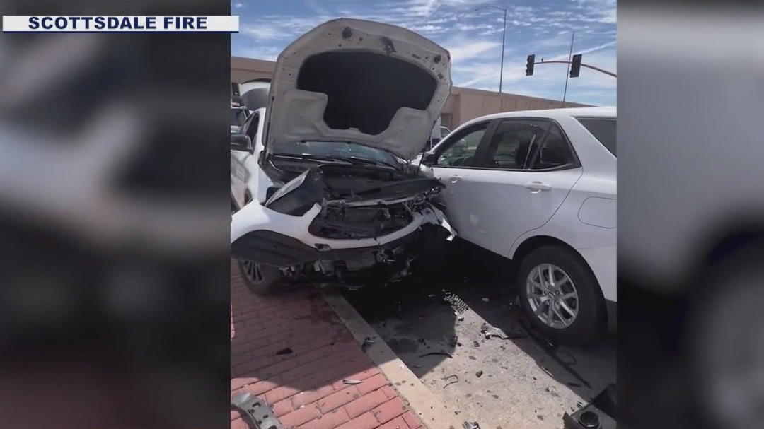9 hurt in five-car Scottsdale crash | FOX 10 Phoenix
