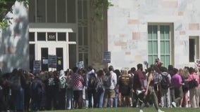 Protests over Israel-Hamas War affecting colleges