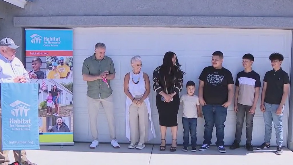 Kurt and Brenda Warner provide home for AZ mother