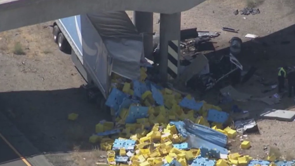 2 killed in Amazon truck tire blowout