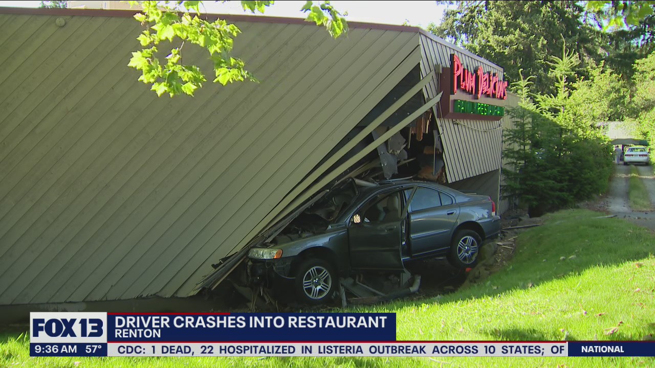 8 in the hospital after car crashes into Renton restaurant