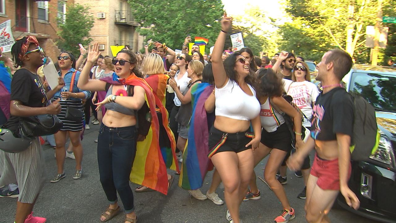 Protesters hold dance party protest outside Mitch McConnell's house