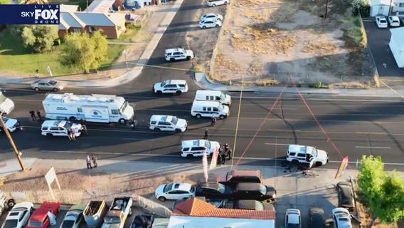 Phoenix officer hurt, suspect dead in shooting