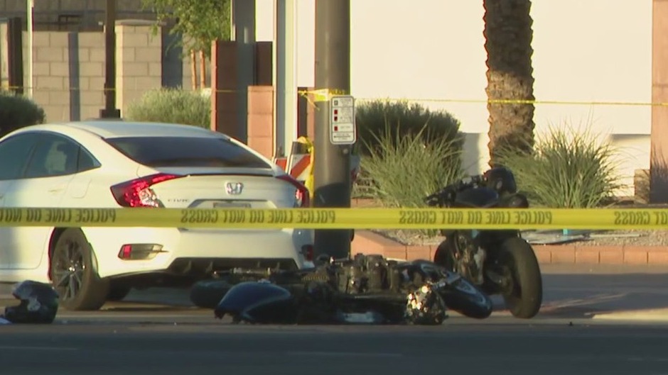 Motorcyclist killed in Glendale crash | FOX 10 Phoenix