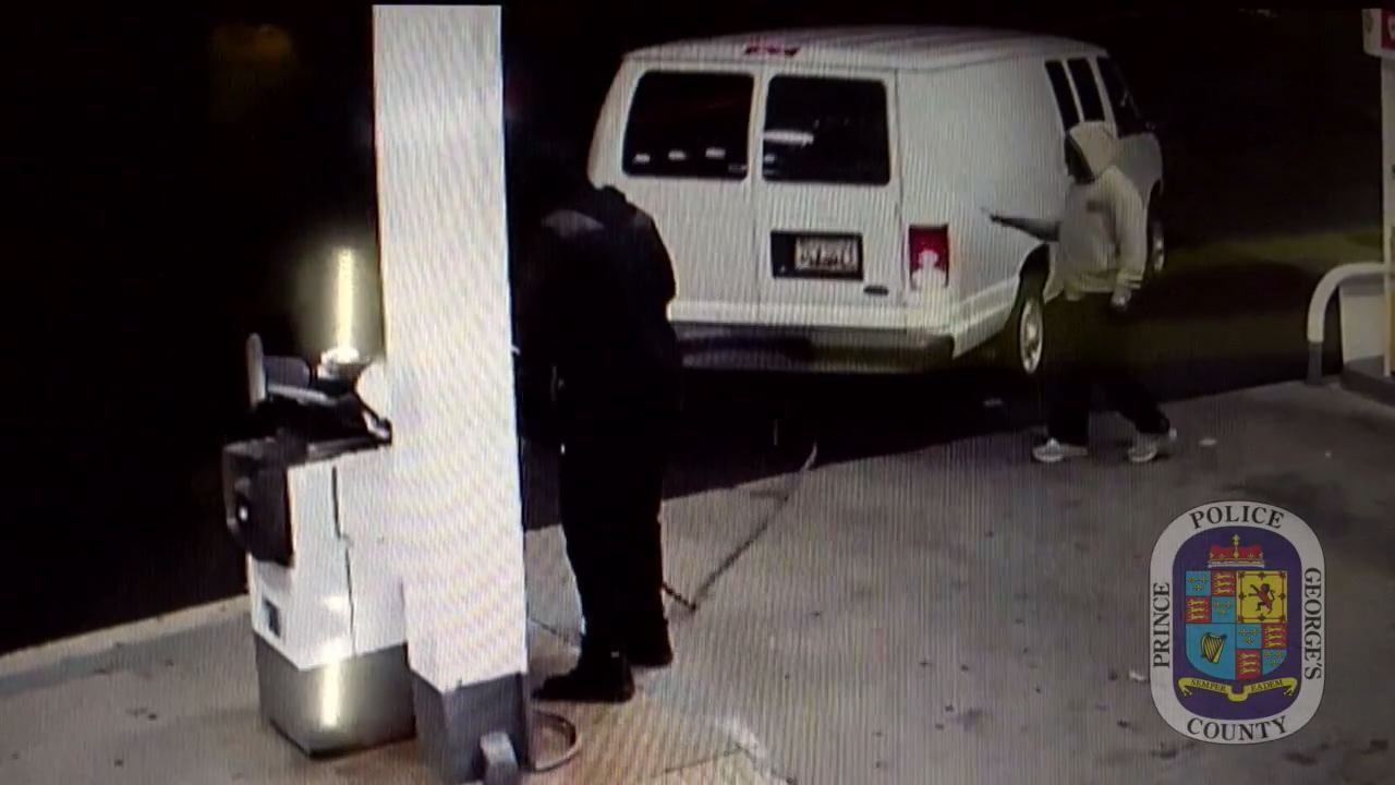 VIDEO: Suspects try to steal ATM from gas station-- and fail
