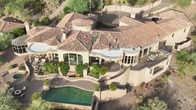 Mountain Views in Paradise Valley l Cool House