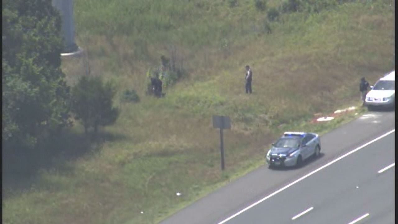 ICE searching for man on Dulles Toll Road in Loudoun County