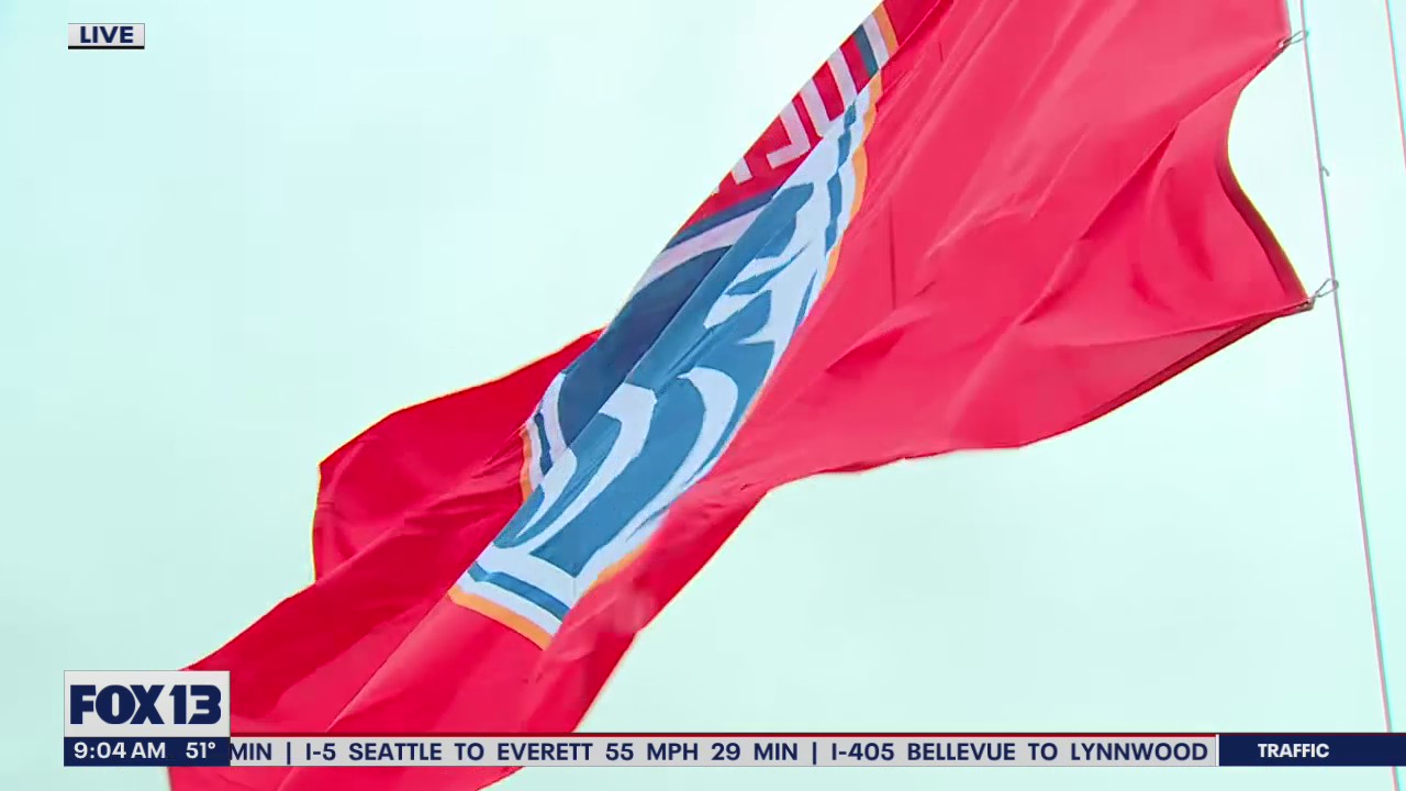 OL Reign flag hoisted atop Space Needle for first time