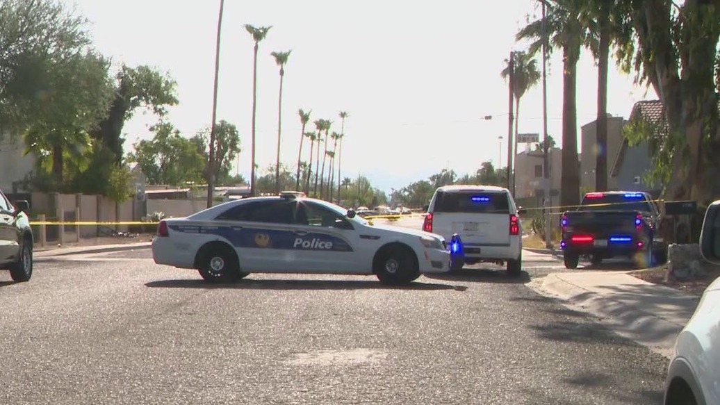 Hit-and-run driver sought after deadly Phoenix crash | FOX 10 Phoenix