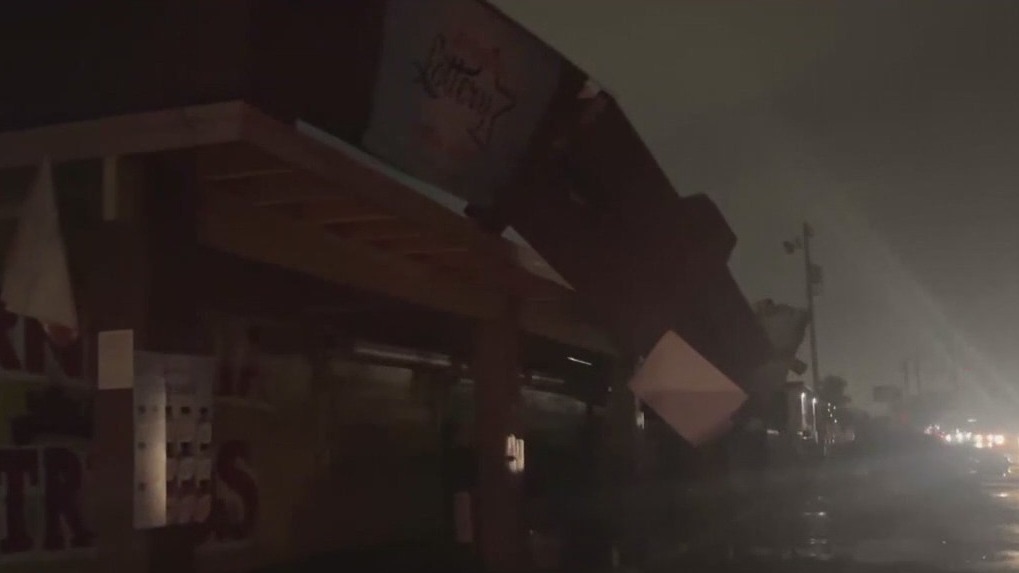 Phoenix roof collapses during storm; worker missing