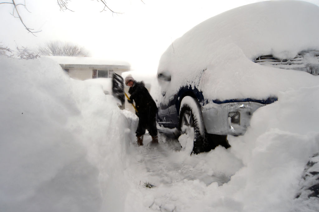 'Crippling' historic storm pounds Buffalo metro area with 4 feet of snow