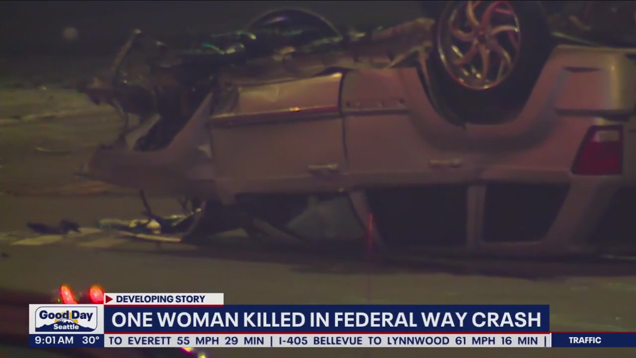 Police investigate deadly rollover crash in Federal Way, 1 recovering in the hospital