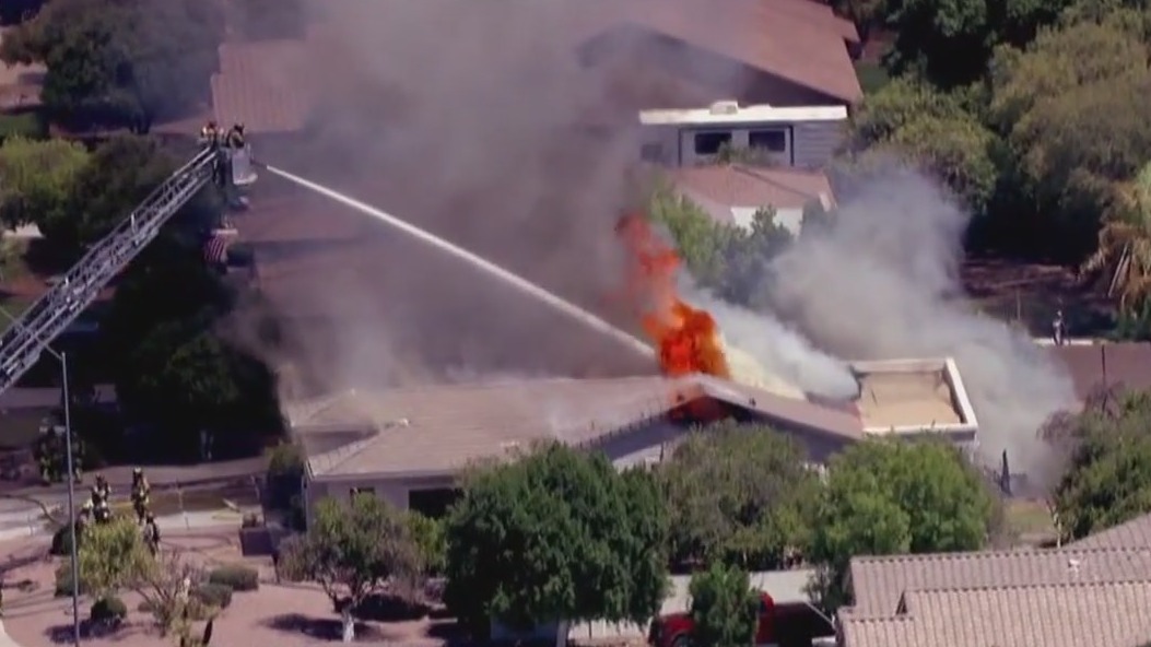 Firefighters injured in Mesa house fire | FOX 10 Phoenix
