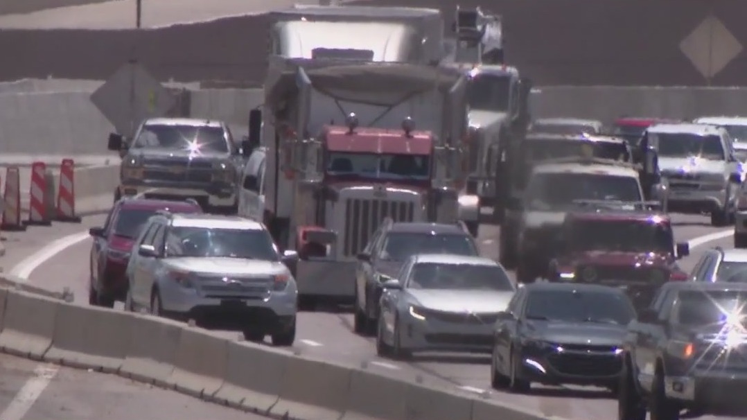 Traffic delays along I-10 Broadway Curve | FOX 10 Phoenix