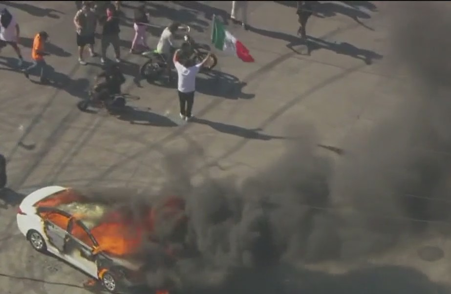 Chaos ensues at anti-ICE protests in Los Angeles